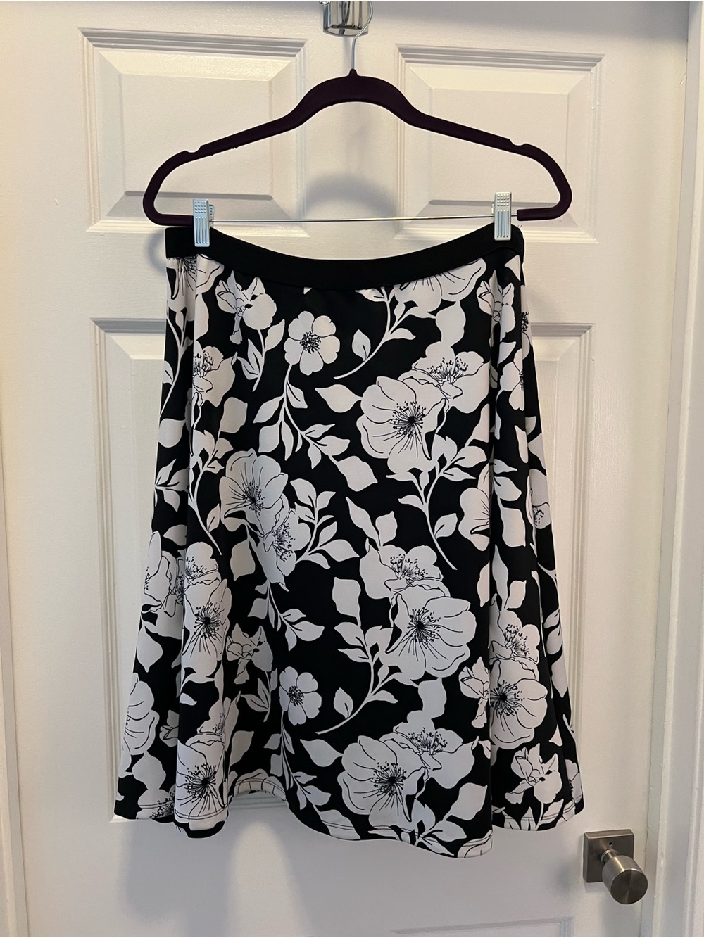 Roz & Ali Black and White Floral Skater Skirt